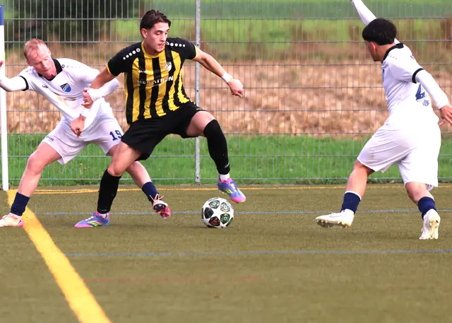 Tim Gerasch (links) und der SV Niederschopfheim mussten sich beim VfR Hausen knapp geschlagen geben. | Foto: Fissler