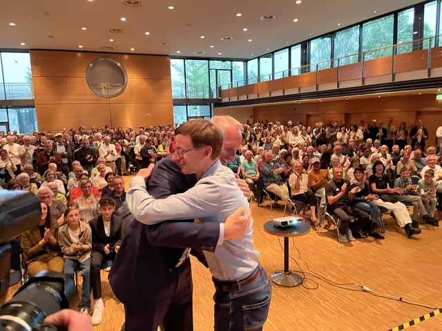 Christian Francken und sein Mitbewerber Norbert Hense  | Foto: Gro