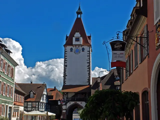 Das Museum Kinzigtorturm der Gengenbacher Bürgergarde, von der Stadtseite her betrachtet. 
Bei der Begehung des Turmes erfährt man viel über dessen Geschichte und die Bürgergarde. | Foto: Alfred Schramm