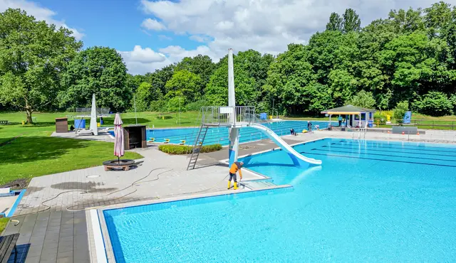 An Christi Himmelfahrt hat das Freibad Auenheim geöffnet. Die Saison dauert bis 13. September. | Foto: Stadt Kehl