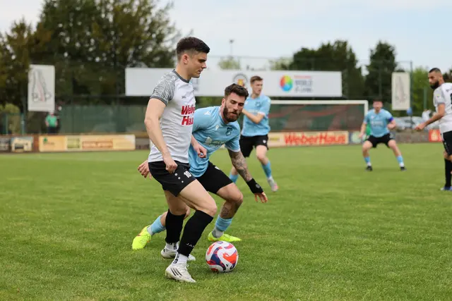 David Assenmacher (weißes Trikot) erzielte das 1:1. | Foto: FS