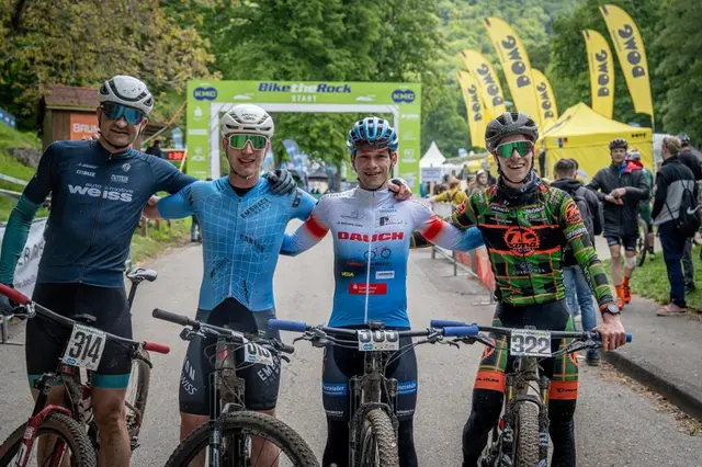 Von Links: Roman Schindler P. 4(MTB Team Oppenau), Silas Graf P.2 (Embrace the World), Andre Moser P.1 (DAUCH Corporation / Fahrrad am Bächle), Matthias Müller P.3 (Kona Bike Ranch) | Foto: Armin M. Küstenbrück