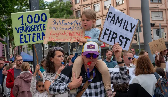 Kehler Eltern protestieren gegen die Gebühren für die Ganztagsbetreeung an Grundschulen. | Foto: Stadt Kehl