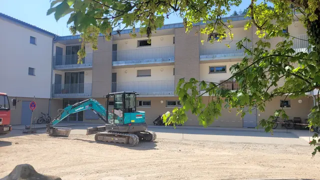 Derzeit wird noch der Hof gepflastert und die Außenanlage angelegt.  | Foto: Stadt Ettenheim
