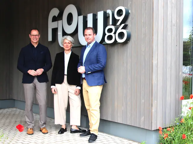 Marco Butz (links), Fachbereichsleitung Wirtschaft und Stadtentwicklung der Stadt Offenburg, und Prof. Dr. Thomas Eisele (rechts), Prorektor für Forschung und Transfer an der Hochschule Offenburg, begrüßten die neue Transfermanagerin Dr. Pascale Müller (Mitte). | Foto: Hochschule Offenburg