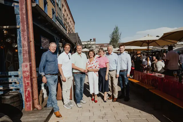 Familie Mack und Charles Botta (l.) beim Handwerkerfest in der Silver Lake City | Foto: Europa-Park