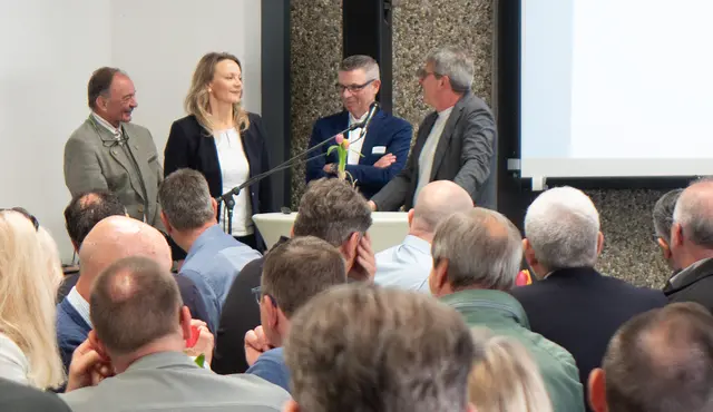 Beim Unternehmerforum von links: Wilhelm Jaeniche und Verena Multhaupt von Jaco, Wirtschaftsförderer Christoph Hodapp und OB Wolfram Britz | Foto: Stadt Kehl/Gabriele Dasch