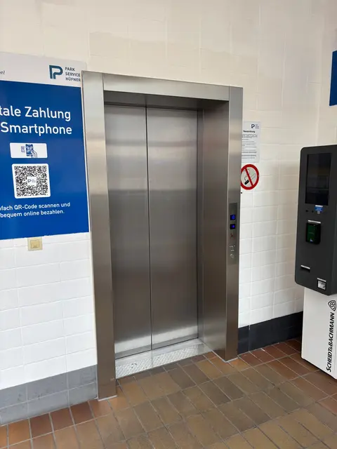Der neue Aufzug in der Tiefgarage am Marktplatz in Lahr ist wieder einsatzbereit.  | Foto: Park Service Hüfner