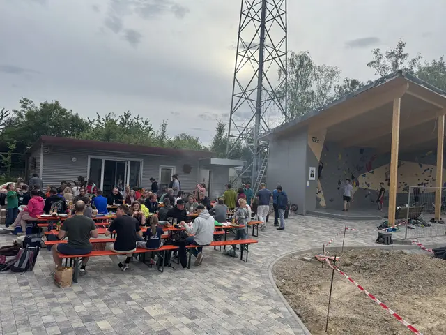 Die neue Boulderanlage wurde im Rahmen des jährlichen Grillfestes freigegeben. | Foto: DAV Offenburg
