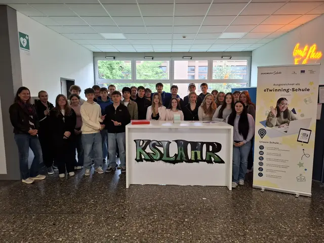 Große Freude bei allen Beteiligten über die Auszeichnung | Foto: Kaufmännische Schule/IBG