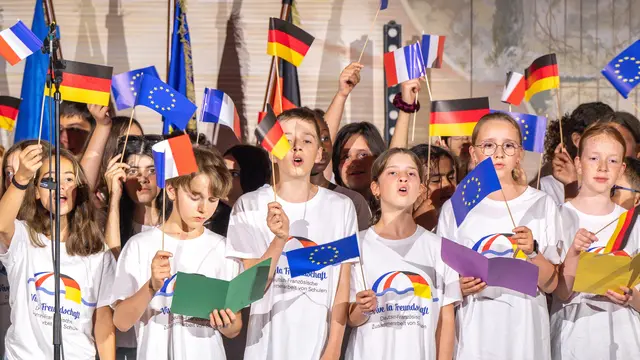 Musik verbindet: Junge Teilnehmende der Fête de la Musique feiern im Europa-Park die deutsch-französische Freundschaft und den europäischen Gedanken | Foto: Europa-Park
