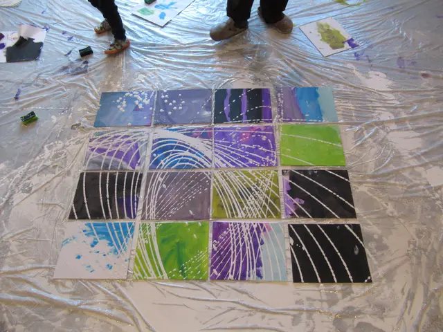 Beim Action-Painting-Workshop konnten die Kinder verschiedene Techniken ausprobieren, experimentieren und ihrer Kreativität freien Lauf lassen.  | Foto: Kindergarten Talblick 