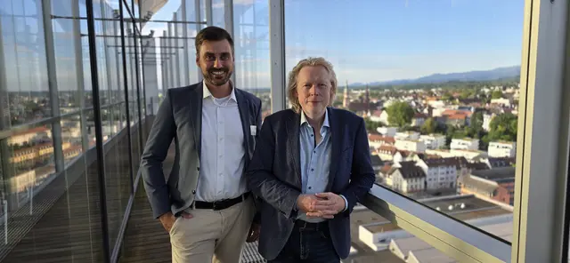 Patrick Jost, Geschäftsführender Vorstand des Marketing Clubs Ortenau-Offenburg (l.) und Prof. Dr. med. Jürgen Gallinat | Foto: Marketing-Club Ortenau-Offenburg