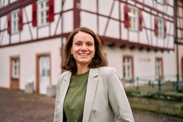 Gabriele Schindler, Geschäftsstellenleiterin der Heimattage, verrät eines ihrer Lieblingsrezepte. | Foto: Stadt Oberkirch