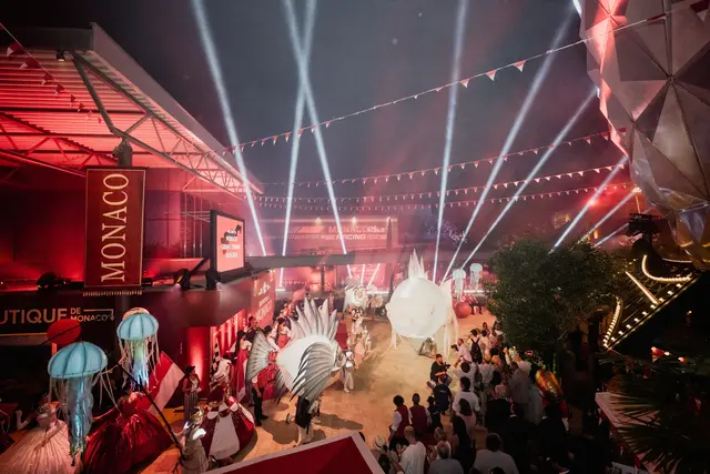 Die Compagnie Remue Ménage war auch bei der Parade dabei. | Foto: Europa-Park