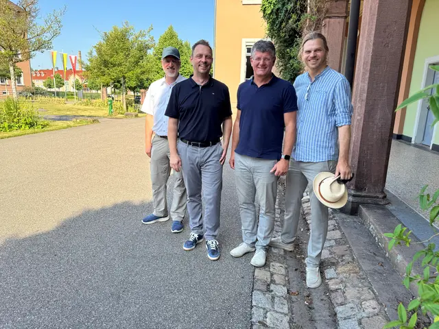 Die Teilnehmer von links: Bürgermeister Tilmann Petters (Stadt Lahr), Gastgeber Bürgermeister Andreas Kollefrath (Stadt Achern), Bürgermeister Oliver Martini (Stadt Offenburg) sowie Bürgermeister Thomas Wuttke (Stadt Kehl) | Foto: Claudia Männle/Stadt Achern