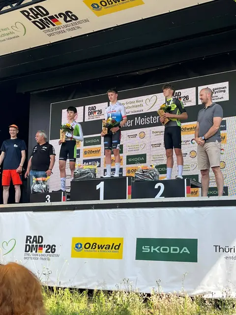 Hannes Sprenger holt sich in Bad Liebenstein den DM Titel in der U15 auf dem Rennrad.
