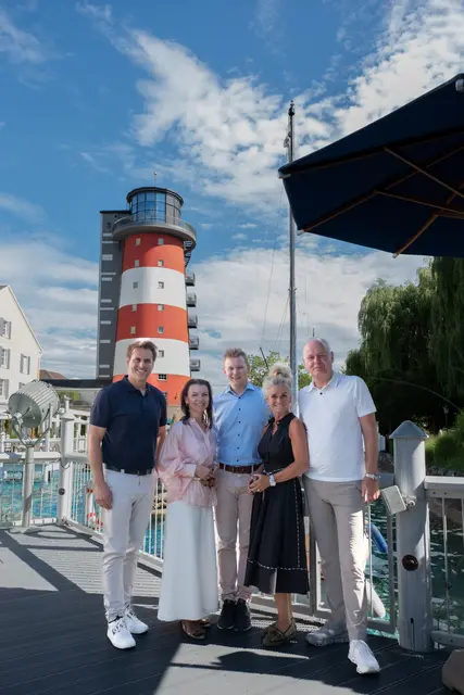 Thomas Mack (v. l.), geschäftsführender Gesellschafter Europa-Park, Jana Schimke, Hauptgeschäftsführerin DEHOGA, Frederik Mack, Direktor HR, Michaela Doll-Lämmer, Direktorin Hotels und Frank Müller, Direktor F&amp;B Hotels, Events &amp; Signature Restaurants | Foto: Europa-Park
