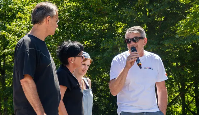 Oberbürgermeister Wolfram Britz (rechts) freute sich zusammen mit (von links) Ralf Reith (Betriebshof), Natascha Kaiser (Fachbereichsleiterin für Bildung, Soziales und Kultur) sowie mit Melanie Krauß (Projektleiterin Jugend) auf den ersten Skate Contest in Kehl seit rund 15 Jahren. | Foto: Stadt Kehl/Norman Mummert