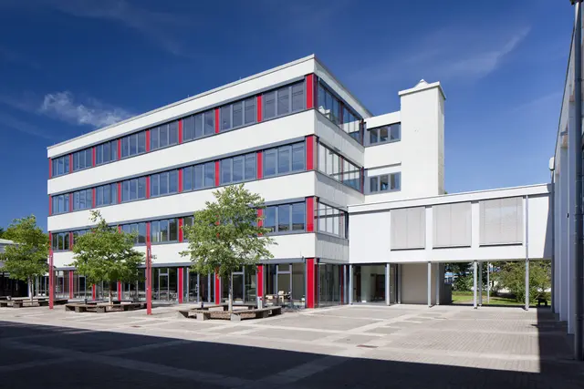 Die Hochschule Kehl bietet in Kooperation mit der VWA Freiburg einen berufsbegleitenden Studiengang an.  | Foto: Hochschule Kehl