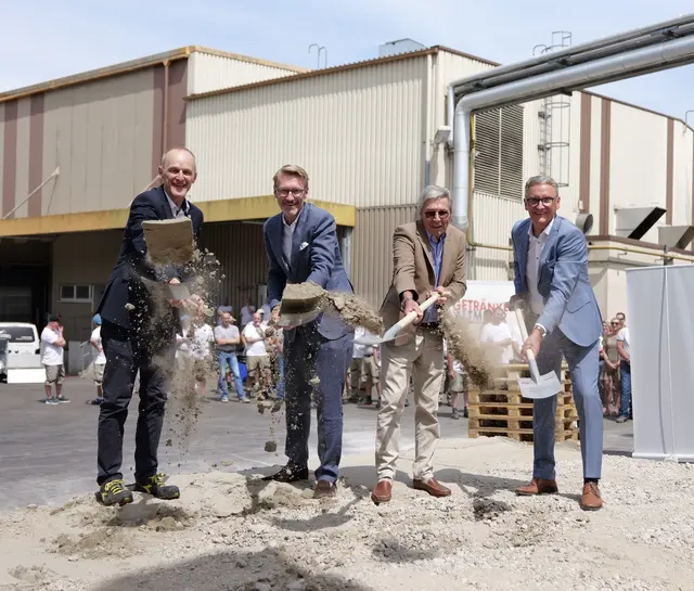 Von links: Thomas Oefelein (Leiter Business Unit Energie Contracting bei MVV Enamic GmbH), Christopher Rubin (Geschäftsführer der Rubin Mühle GmbH), Karl-Rainer Rubin (Gesellschafter und ehemaliger Geschäftsführer der Rubin Mühle GmbH) und Markus Ibert (Oberbürgermeister der Stadt Lahr) | Foto: MVV Energie AG