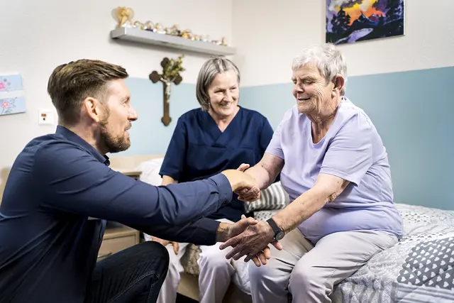 Der Medizinische Dienst begutachtet unter anderem Menschen, die einen Pflegegrad beantragt haben. Dabei steht die Selbstständigkeit im Alltag im Mittelpunkt. | Foto: Foto: Medizinischer Dienst