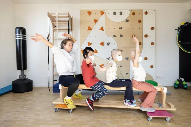 Die Sporttherapie im Elternhaus stärkt nicht nur den Körper, sondern schenkt krebskranken Kindern während der Therapie neue Kraft und Lebensfreude. | Foto: Foto: Förderverein für krebskranke Kinder e.V.