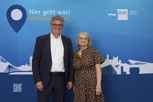 Die neue Präsidentin Brigitta Schrempp mit IHK-Hauptgeschäftsführer Dr. Dieter Salomon  | Foto: Markus Schwerer