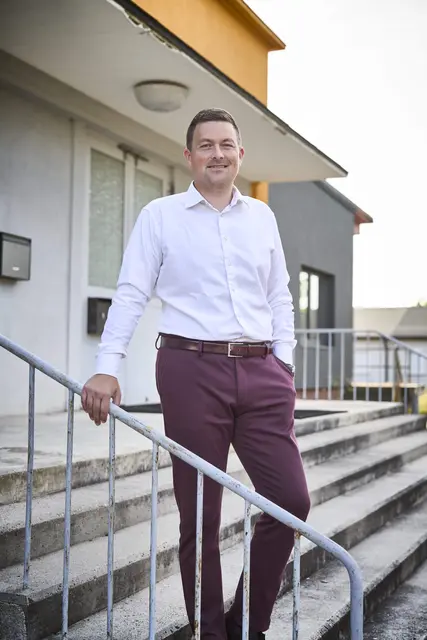 Tobias Fischer aus Oberkirch ist ein Macher mit Bodenhaftung. Der Geschäftsführer des InnoLaB33 unterstützt Gründer, engagiert sich für die Region und glaubt daran, dass aus guten Ideen, Mut und Tatkraft Neues entstehen kann. | Foto: Michael Bode