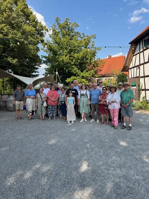 Empfang der Delegation aus Châteaubernard von der neuen Inhaberfamilie von Schloss Staufenberg | Foto: Gemeinde Durbach