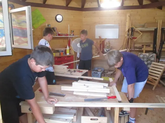 Im Sommerferienprogramm wurden Liegestühle hergestellt. | Foto: Manuela Wickersheimer/Stadt Rheinau