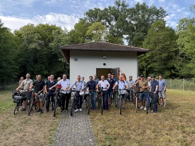 Die Verbandsmitglieder machten zum runden Geburtstag eine Radtour zu den Brunnen des Verbandes. | Foto: Wasserversorgungsverband Südliche Ortenau