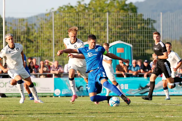 Nico Huber (blaues Trikot) verletzte sich in der Schlussphase schwer. | Foto: FS