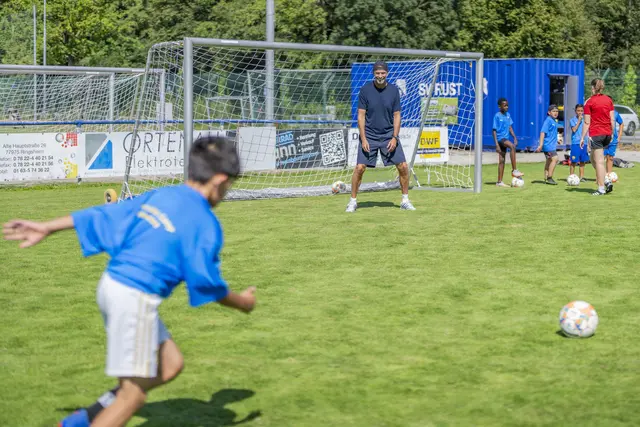 Duell mit Jürgen Klopp: Unvergessliche Erinnerungen für Kinder, denen vergleichbare Angebote im Alltag nicht ohne Weiteres offenstehen. | Foto: Europa-Park