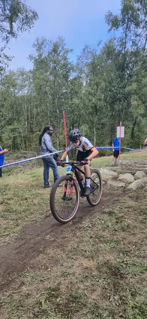 Anna Hoferer im Short Track auf dem Weg nach vorne!