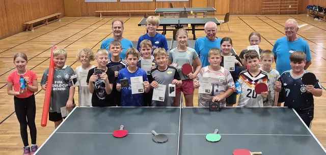 2.	Beim Programmpunkt „Tischtennis für Anfänger“ sind Konzentration, Ballgefühl und vor allem viel Spaß gefragt.  | Foto: Turnerbund Freistett