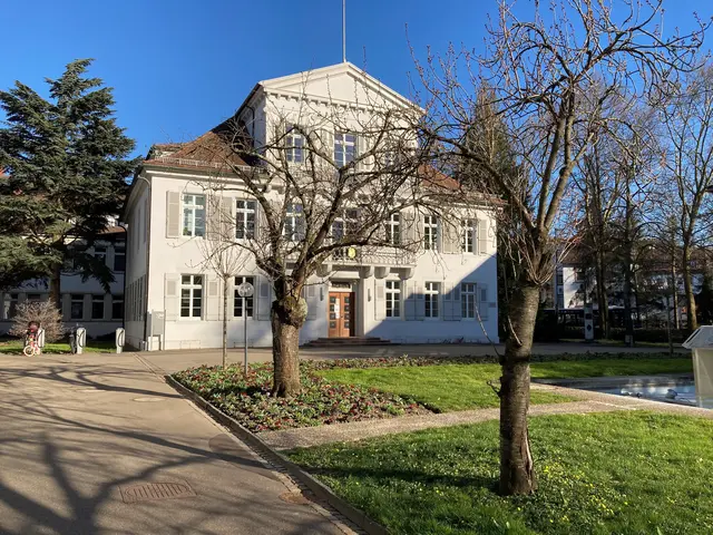 Die Stadtverwaltung Lahr warnt vor Betrugs-E-Mails.  | Foto: Archivfoto: ds