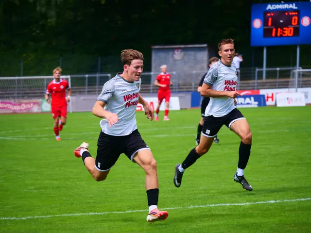 Neuzugang Sören Acker (links) und Tim Keck trafen beim 3:0-Sieg des SV Linx am Freitagabend gegen den SC Wyhl. | Foto: Foto: BILZ