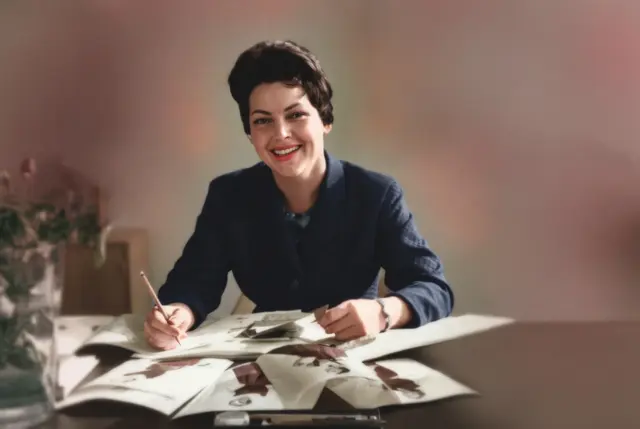 Die Briefmarke würdigt das Lebenswerk der Unternehmerin und Verlegerin Aenne Burda, die den Namen Burda weltberühmt machte. Dieses Foto diente als Vorlage. | Foto: Roland Pfaff