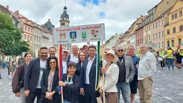 Die Altenburger Stadtspitze mit Gästen aus Offenburg, Olten und Zlin. | Foto: Stadt Altenburg