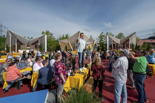 Stefan Mross während "Immer wieder sonntags" im Europa-Park Erlebnis-Resort | Foto: SWR/Patrick Seeger