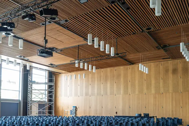 Eine neue Beleuchtung für die Kehler Stadthalle | Foto: Stadt Kehl/Annette Lipowksy
