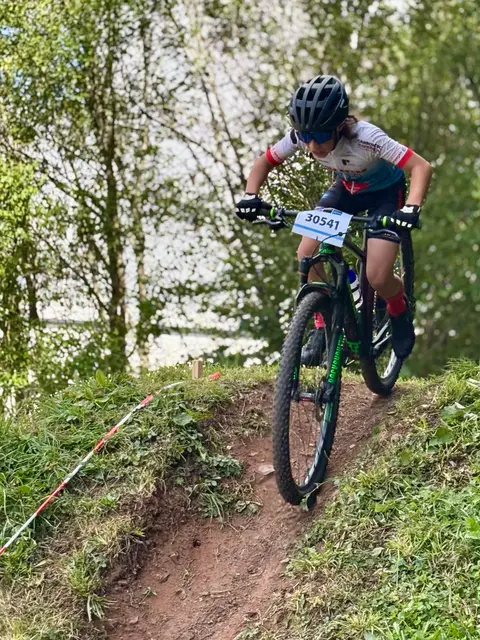 Mio Welte im Pumptrack.
