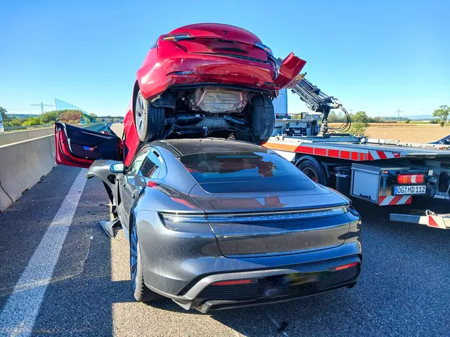 Wegen eines Auffahrunfalls am Dienstagmorgen waren die linke und mittlere Fahrspur der A5 für mehrere Stunden gesperrt. | Foto: EinsatzReport24/Esther Busch
