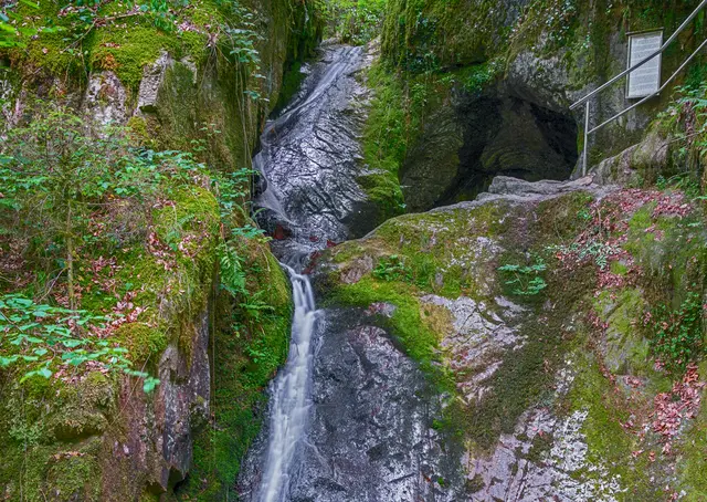 Die Grotte des "Edelfrauengrab".
