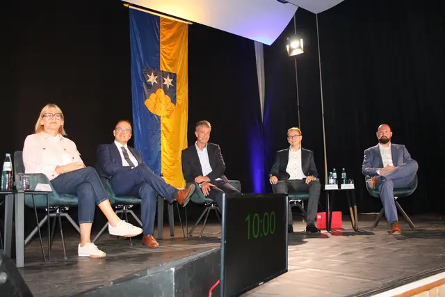 Die Kandidaten für das Bürgermeisteramt in Mahlberg: Stefan Waldinger (v. r.), Stephan Klotz, Dr. Michael Bürkle, Alexander Schröder und Nicolé Ritter | Foto: mak