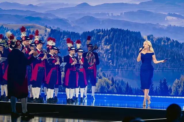 Barbara Schöneberger sang mit der Bürgermiliz Bad Peterstal | Foto: Michael Rosenstiel