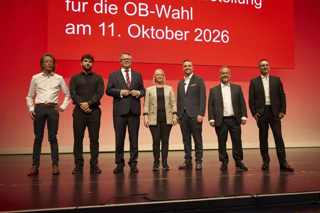 Die sieben Bewerber in Offenburg: Dr. Fritz Düker (v. l.), Okan Altun, Dr. Tobias Benz, Yasemin Tondo, Julian Christ, Ulrich Albicker und Emanuel Rohr | Foto: Stadt Offenburg