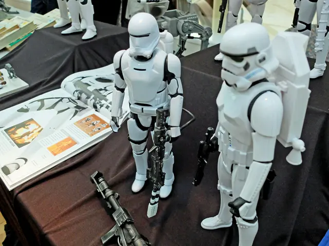 Modellfiguren der sogenannten Klonkrieger, wie sie in den drei Filmtrilogien „Star Wars“ zu sehen waren. Diese waren Elitesoldaten der Großen Armee der Republik im Star-Wars-Universum. | Foto: Alfred Schramm