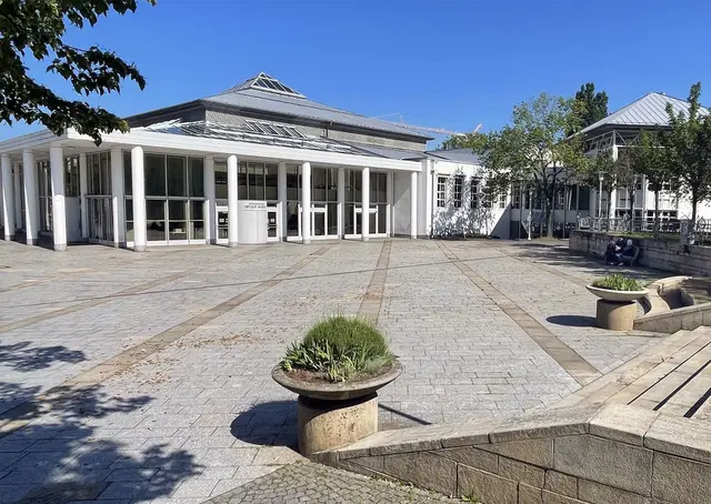 Der Treffpunkt der Plastikmodellbaufreunde: das Bürgerhaus Neuer Markt beim Europaplatz in Bühl.  | Foto: BNN